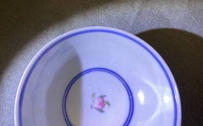 Une collection vari&eacute;e en porcelaine de Chine et gr&egrave;s de Yixing, Ming et apr&egrave;s